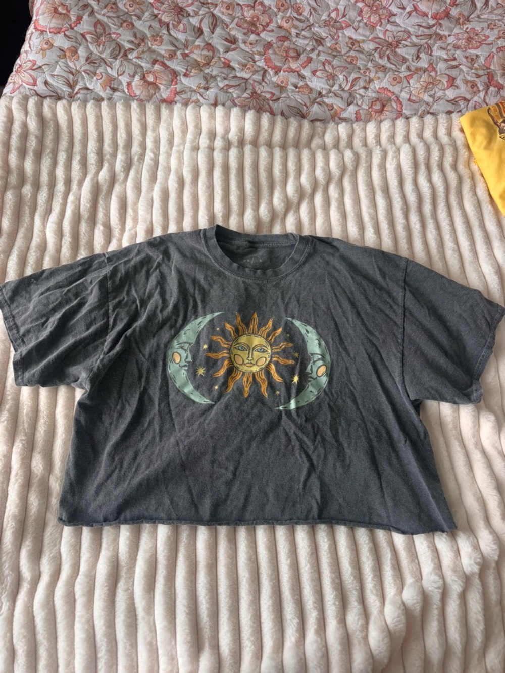 PacSun Black Graphic Sun & Moon Cropped Tee